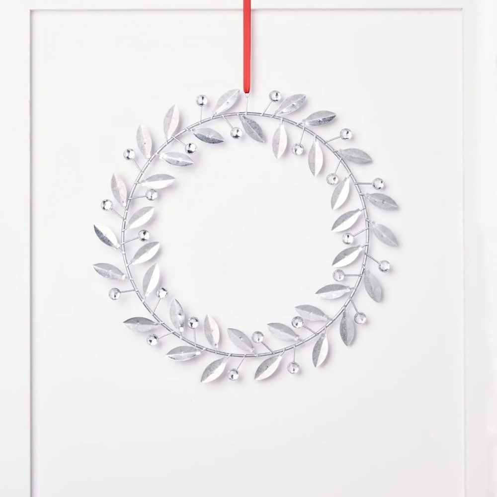 Holiday Lane Shimmer and Light Iron Leaves & Jewels Wreath Wall Decoration, S...